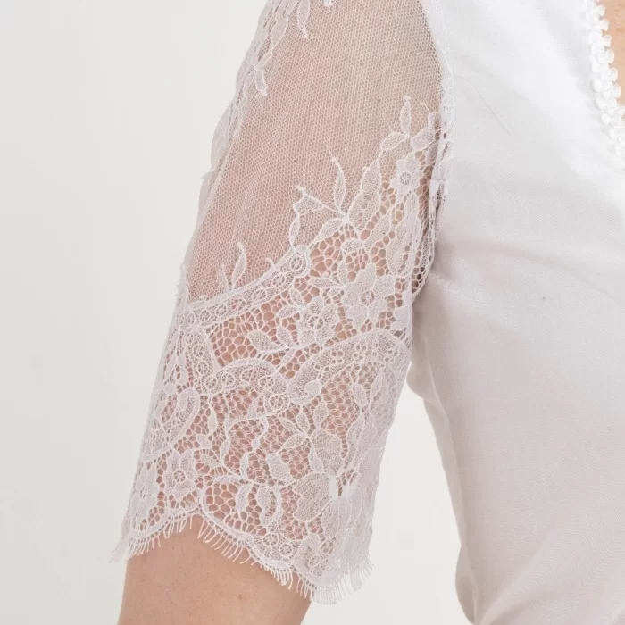 Blusa manga de renda